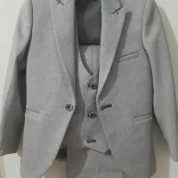 دو دست کت و شلوار با جلیقه بچه گانه