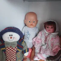 عروسک|اسباب‌بازی بچه|ری, شهادت|دیوار