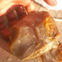 فروش سنگ عقیق عسلی یک کیلو وزنش