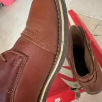 نیم بوت چرم طبیعی سایز ۴۰ و کتونی آدیداس