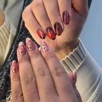 ناخن لوکس ویژه یلدا با هدیه فال حافظ برای مشتریان