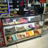 ویترین اهنی و قفسه دو طرفه