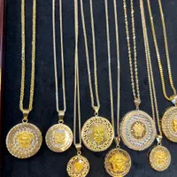 مدالهای ورساچه.سبک و سنگین.شیک و|جواهرات|کاشان, بازار کاشان|دیوار