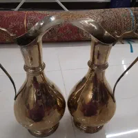 یک جفت پارچ ورشو با دسته برنجی