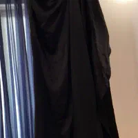 لباس مجلسی است نقره‌ای و مشکی در حد آک نو نو|لباس|رامسر, |دیوار