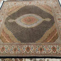 فرش ماهی مربع ۲در ۲متر نو