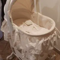 گهواره کنار تخت مادر آمریکایی