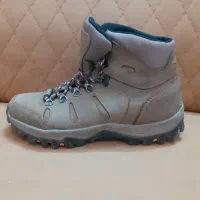 کفش کوهپیمایی سایز ۳۸ و یا ۳۹ بسیار بسیار کم کار|کیف، کفش، کمربند|مشهد, کوی المهدی|دیوار