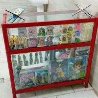 ویترین شیشه ای