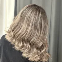 مدل برای رنگ مو