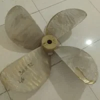 پروانه شناور