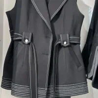 ب یک قیچی کار و. یک نمونه دوز نیازمندیم