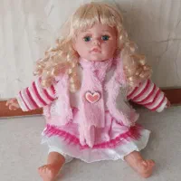 عروسک دختر مو فرفری