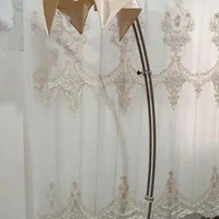 آباژور ایستاده