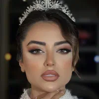 پکیج تخصصی عروس و محفلی(شنیون ومیکاپ) و رنگ و لایت