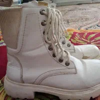 نیم بوت دخترانه سایز 39 و صندل سایز 38.39