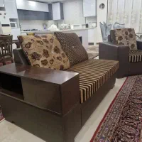 مبل ۷ نفره چرم بسیار تمیز و کاملا سالم|مبلمان خانگی و میز عسلی|تهران, جنت‌آباد شمالی|دیوار