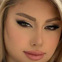 متخصص میکاپ و شنیون عروس ومحفلی