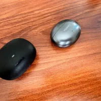 دو عدد هندزفری با کیفیت از برندهای هواوی و باسئوس