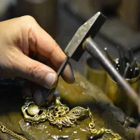 نیروی جوان آقا جهت کارگاه نقره سازی