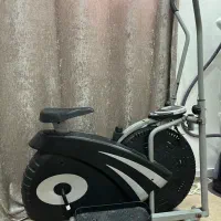 دوچرخه ثابت و اسکی فضایی