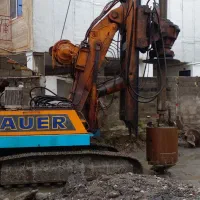 حفاری شمع و پنل خورشیدی