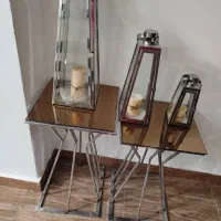 دوتا میز سه تا فانوس