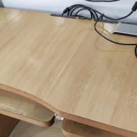 دوعدد ویترین مغازه و دوتا میز کامپیوتر 10 تومان