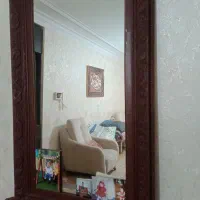 آینه خیلی  قدیمی دور چوب