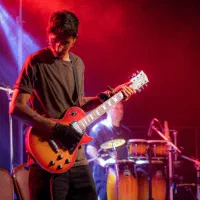 گیتار الکتریک