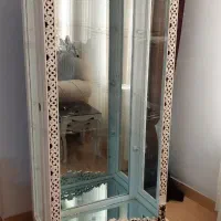 یک عدد بوفه چوب کنده کاری شده سالم