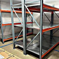 قفسه راک کارخانه صنعتی .