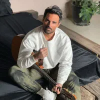 کنسرت سهراب پاکزاد/ ردیف جلو و وسط ( گران نخرید )