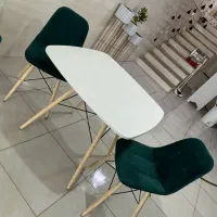 میز و صندلی و یک عدد پاف|میز و صندلی غذاخوری|قائن, |دیوار