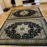 یک جفت فرش مشکی یک در یک و نیم