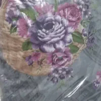 بالش  با رویه گلدار نخی