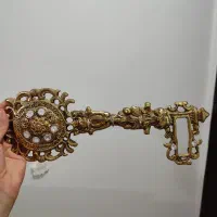 مجمسه و جاکلیدی برنزی|مجسمه، تندیس، ماکت|کاشان, شهرک خاتم الانبیا (مسکن ملی کاشان)|دیوار