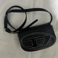 تعدادی کیف زنانه و کیف پول نو و درحد نو