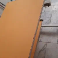 میز کامپیوتر و ویترین چوبی در حدنو، مودم آکبند