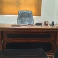 میز و صندلی مدیریت به همراه مبلمان
