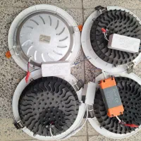 چراغ سقفی توکار ۳۰ وات در حد نو|لامپ و چراغ|اندیشه, شهرک صدف|دیوار