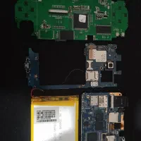 تعدادی برد و باطری تبلت سالم