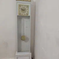 یک عدد ساعت ایستاده