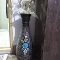 گلدان به همراه گل درحد نو سالم