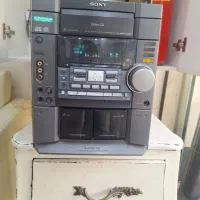 ضبط سونی و یک جفت باند استریو ریزینگ