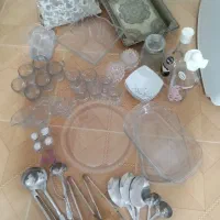 تعدادی وسایل آشپزخانه و سفره