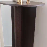 دو عدد میز چوبی بسیار تمیز