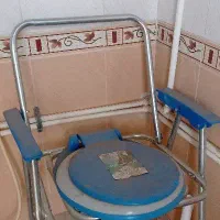 توالت فرنگی و قابلمه مسی