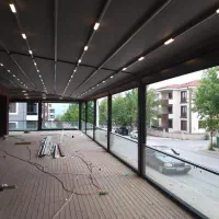 طراحی،تولیدواجرای انواع سقفهای متحرک وشیشه گیوتینی