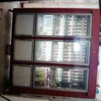 فروشنده خانم